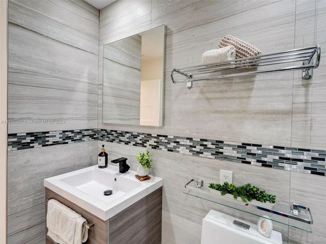 4400 SW 104th Ave, Miami FL 33165