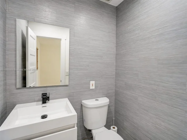 4400 SW 104th Ave, Miami FL 33165