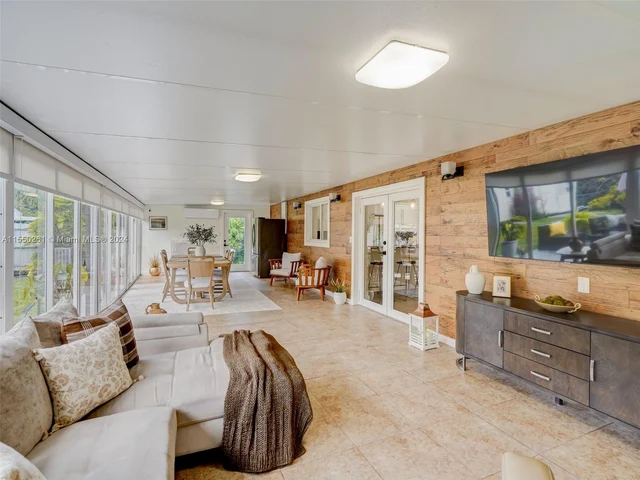 4400 SW 104th Ave, Miami FL 33165