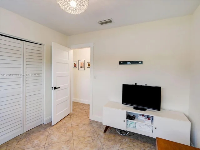 4400 SW 104th Ave, Miami FL 33165