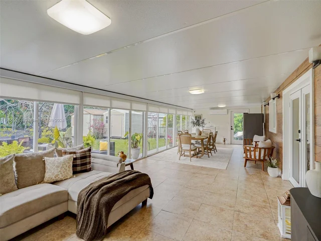 4400 SW 104th Ave, Miami FL 33165