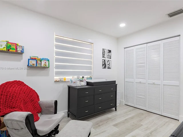 11 NW 110th Ave, Plantation FL 33324