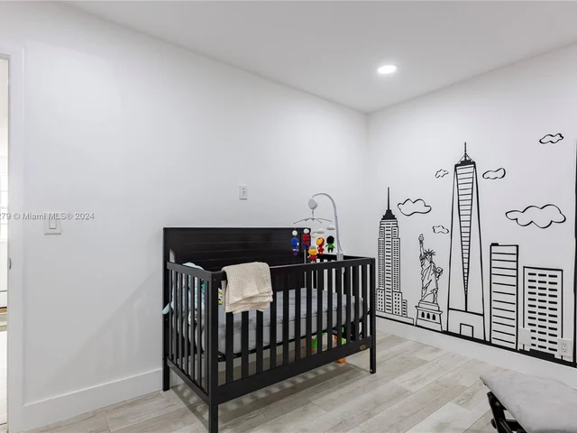 11 NW 110th Ave, Plantation FL 33324