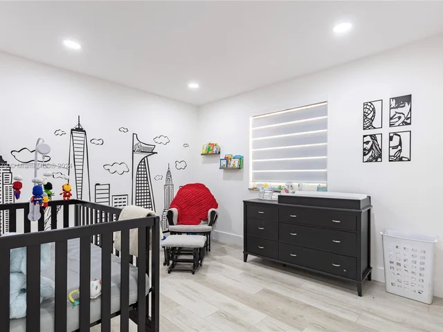 11 NW 110th Ave, Plantation FL 33324