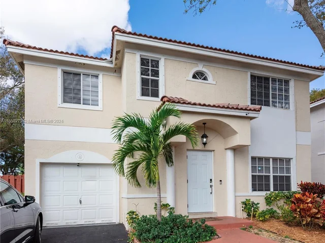 11 NW 110th Ave, Plantation FL 33324