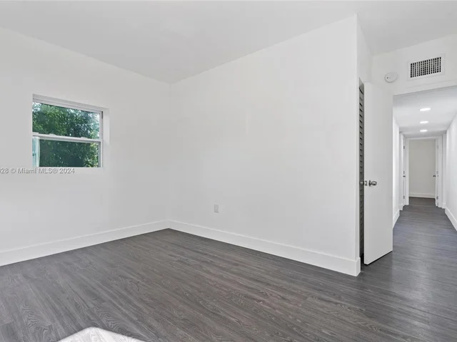 434 NW 110th St, Miami FL 33168