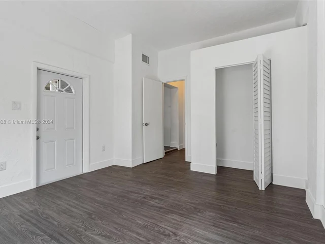 434 NW 110th St, Miami FL 33168