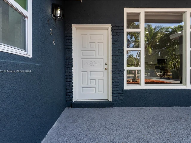434 NW 110th St, Miami FL 33168