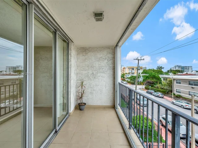 7850 Byron Ave # 302, Miami Beach FL 33141