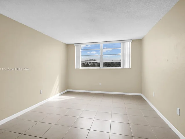 7850 Byron Ave # 302, Miami Beach FL 33141