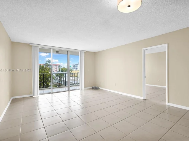 7850 Byron Ave # 302, Miami Beach FL 33141