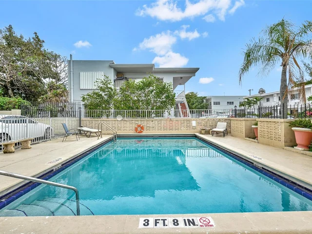 7850 Byron Ave # 302, Miami Beach FL 33141