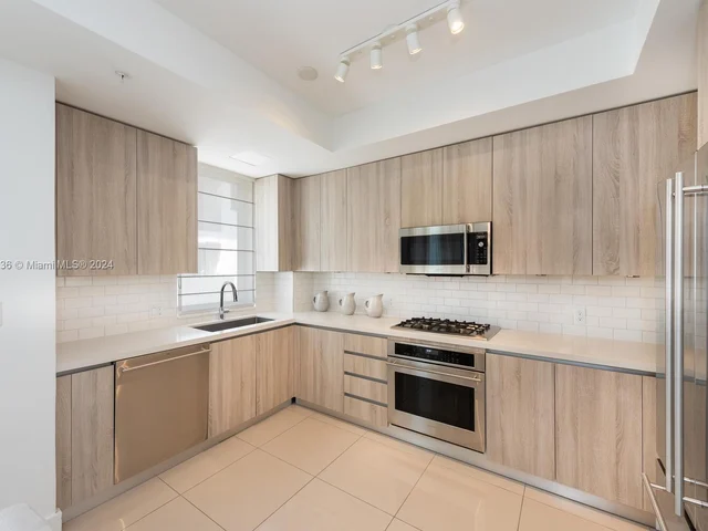 47 N SHORE DR # 47, Miami Beach FL 33141