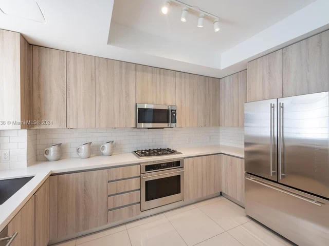 47 N SHORE DR # 47, Miami Beach FL 33141