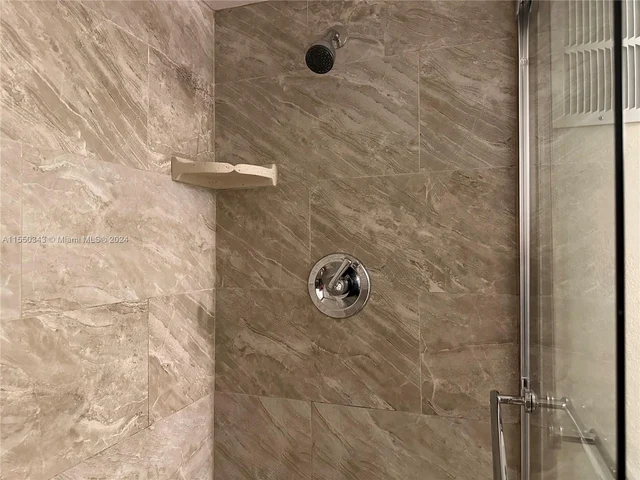 9481 Evergreen Pl # 102, Davie FL 33324