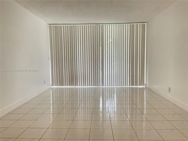 9481 Evergreen Pl # 102, Davie FL 33324