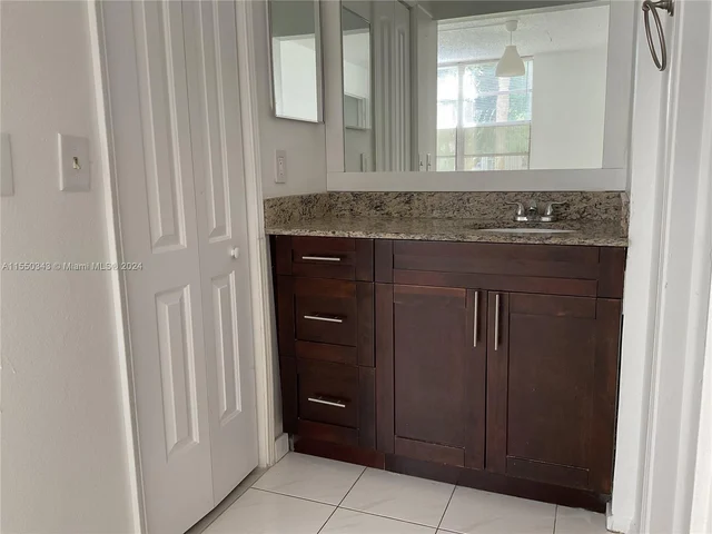 9481 Evergreen Pl # 102, Davie FL 33324