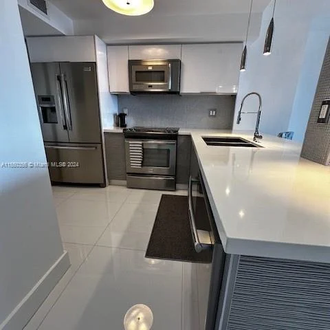 3140 S Ocean Dr # 1903, Hallandale Beach FL 33009