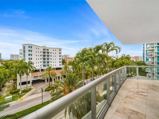 3131 NE 188th St # 607, Aventura FL 33180