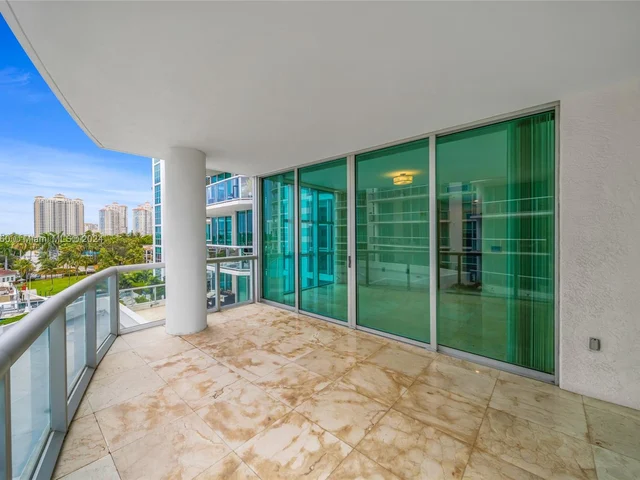 3131 NE 188th St # 607, Aventura FL 33180