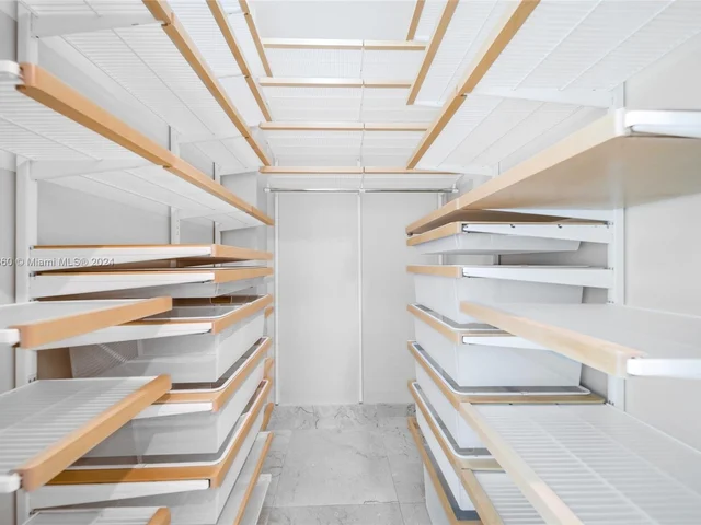 3131 NE 188th St # 607, Aventura FL 33180