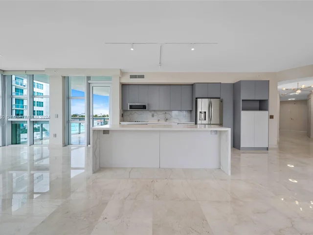 3131 NE 188th St # 607, Aventura FL 33180