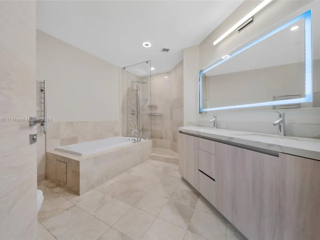 3131 NE 188th St # 607, Aventura FL 33180