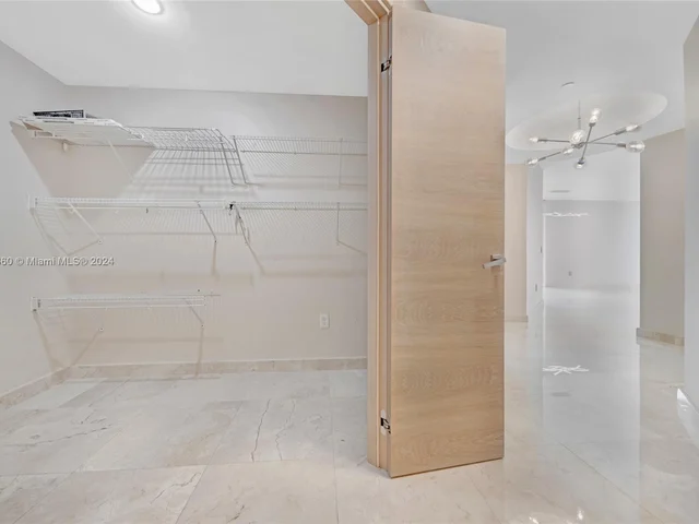 3131 NE 188th St # 607, Aventura FL 33180