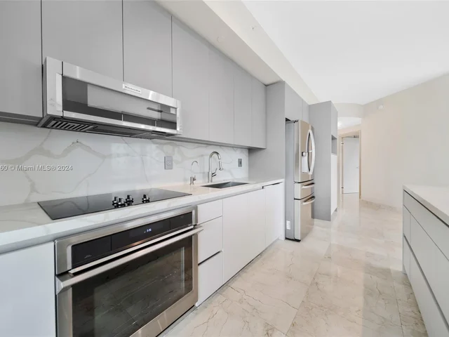 3131 NE 188th St # 607, Aventura FL 33180