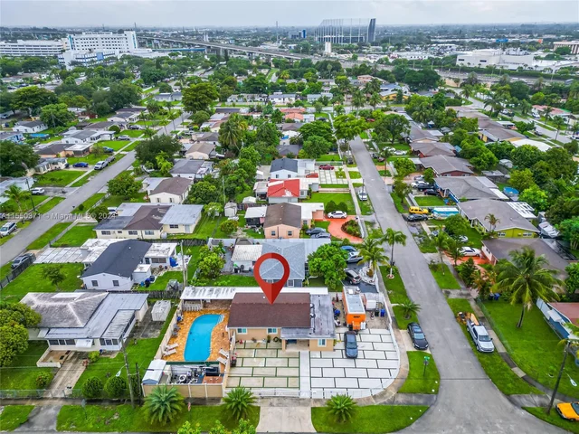 17180 NE 1st Ave, North Miami Beach FL 33162