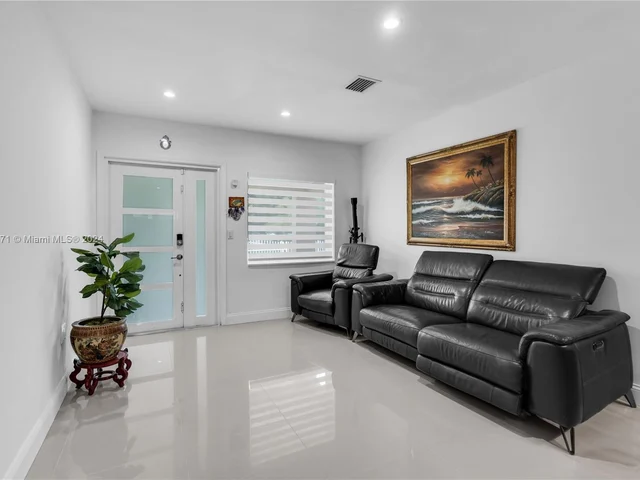 17180 NE 1st Ave, North Miami Beach FL 33162