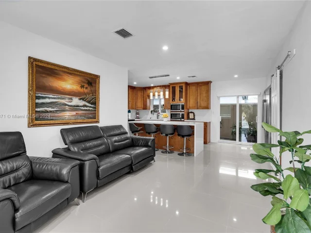 17180 NE 1st Ave, North Miami Beach FL 33162