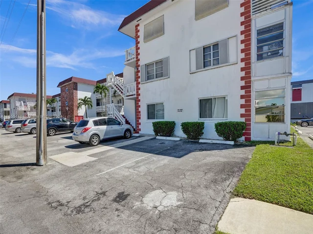 1330 NW 43rd Ave # 110, Lauderhill FL 33313