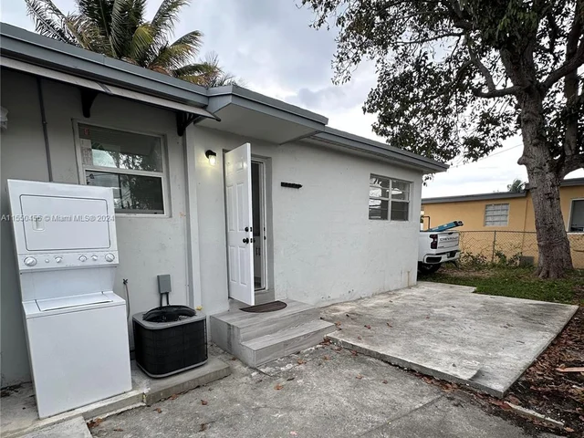 1646 NW 117th St # 1, Miami FL 33167