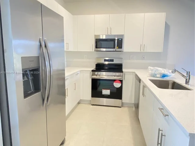 12877 SW 243 St, Homestead FL 33032