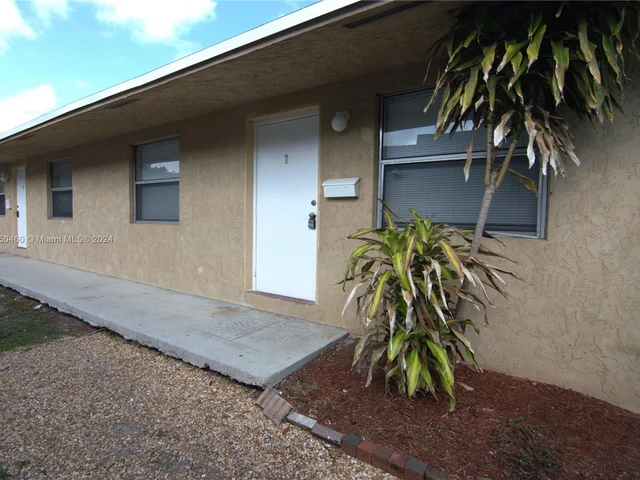 806 NW 10th St # 1, Hallandale Beach FL 33009