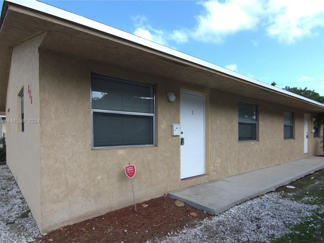 806 NW 10th St # 1, Hallandale Beach FL 33009