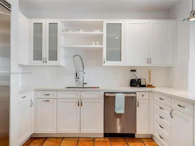 2000 S Bayshore Dr # 48, Miami FL 33133