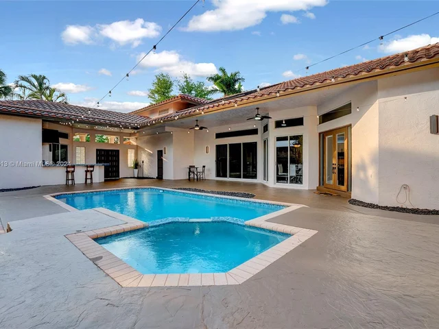 6516 NW 99th Ln, Parkland FL 33076