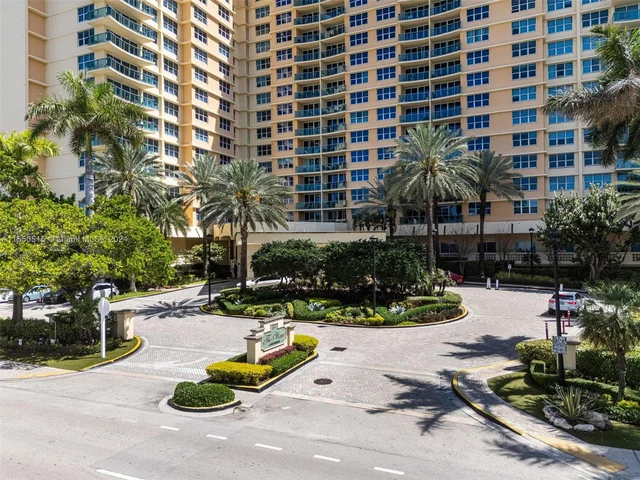 2501 S Ocean Dr # 1020, Hollywood FL 33019