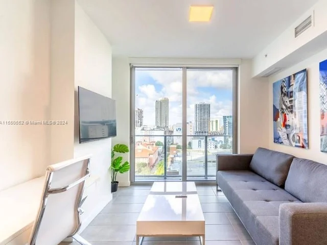 227 NE 2nd St # 1503, Miami FL 33132