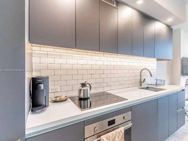 227 NE 2nd St # 1503, Miami FL 33132