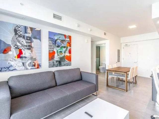 227 NE 2nd St # 1503, Miami FL 33132