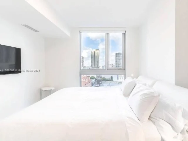 227 NE 2nd St # 1503, Miami FL 33132