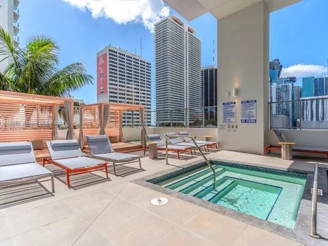 227 NE 2nd St # 1503, Miami FL 33132