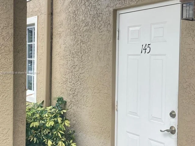 4802 Washington St # 5, Hollywood FL 33021