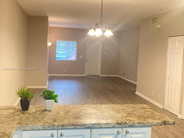 4802 Washington St # 5, Hollywood FL 33021