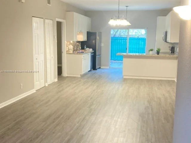 4802 Washington St # 5, Hollywood FL 33021