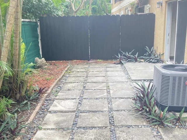 4802 Washington St # 5, Hollywood FL 33021