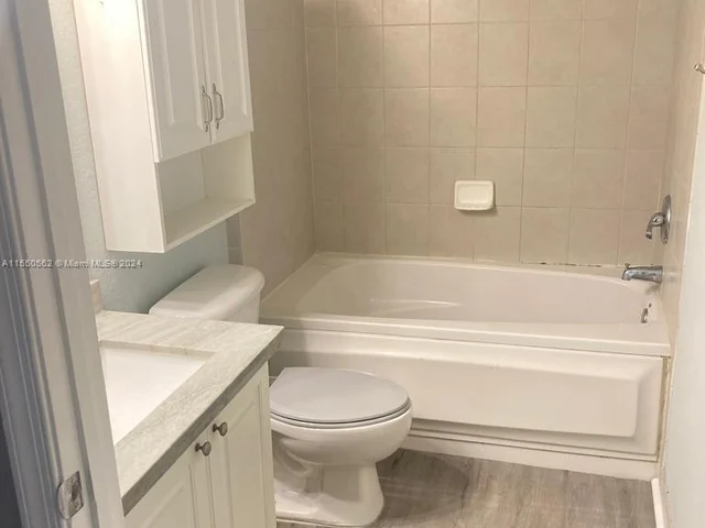 4802 Washington St # 5, Hollywood FL 33021